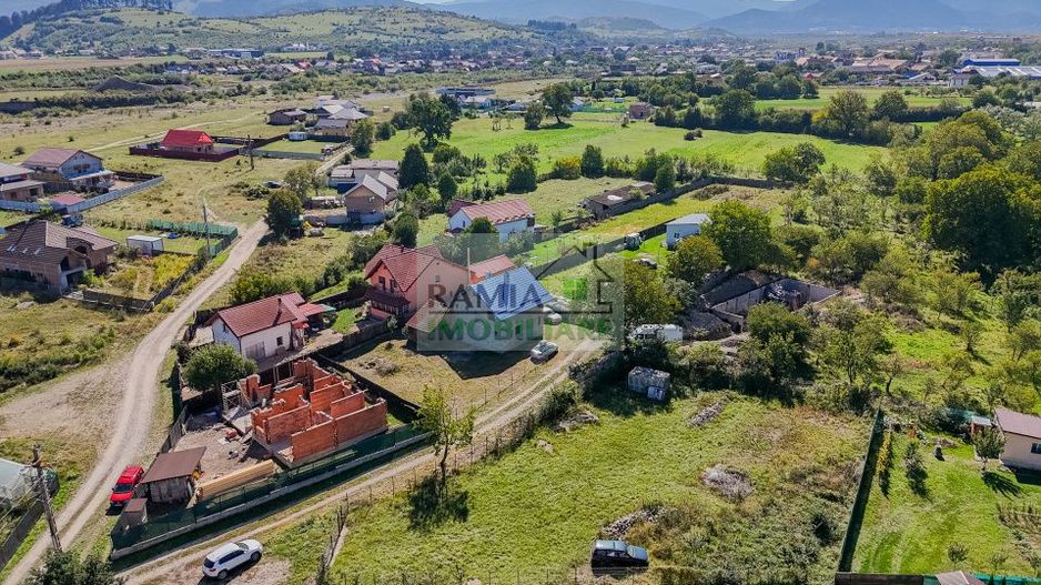 Teren intravilan, Posibilitate parcelare 500–700 mp, Carpinis-Brasov - Poză 4
