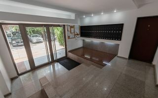 Metrou Pacii, Ten Blocks, 2 camere, 70mp, 4/10, decomandat, mobilat, loc parcare - Poză 10