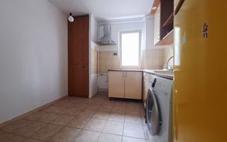 Apartament cu 3 camere, zona Piața Astra, etaj 1 - Poză 2