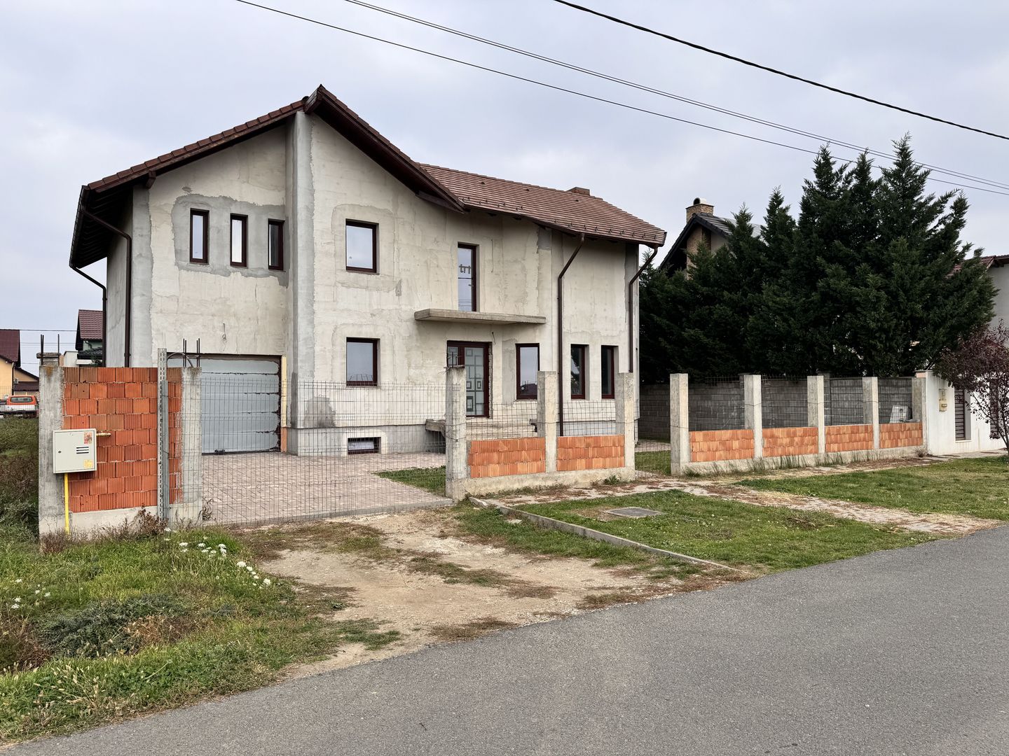 Vilă unică, gata să devină locuința ta de vis, în Livada. - Poză 18