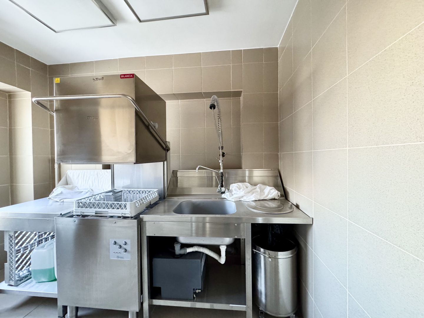 AFACERE - HOTEl (SEMI)RENOVAT de 4 etaje - Floreasca-Barbu Vacarescu - Poză 20