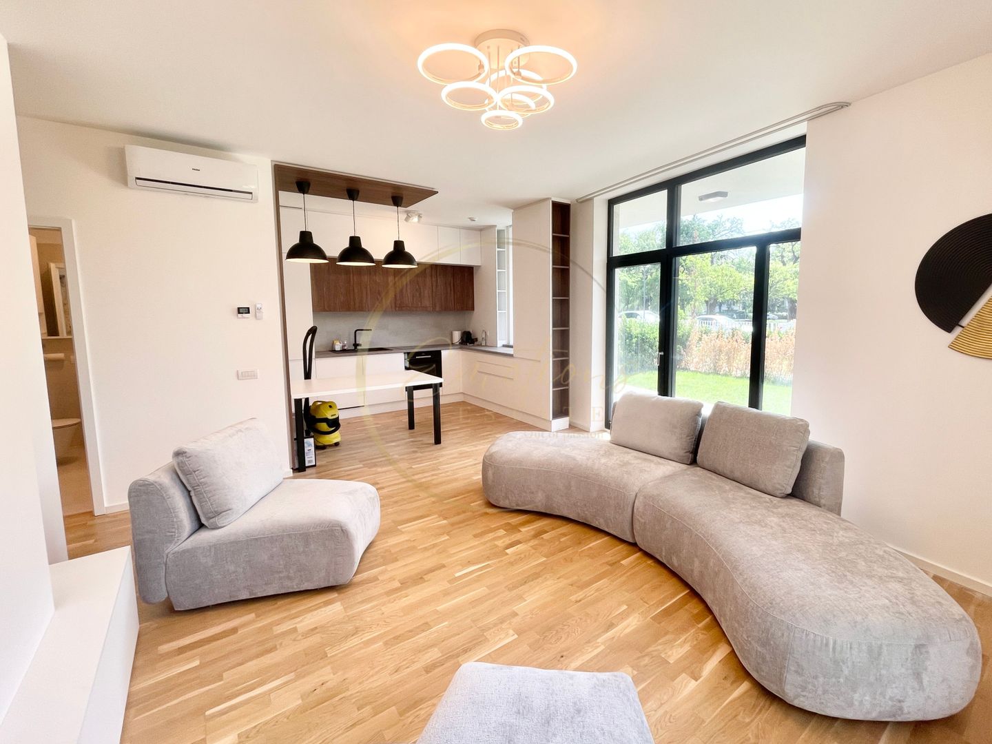 ISHO | CHELTUIELI ÎNTREȚINERE INCLUSE | Apartament  3camere + curte 100mp - Poză 2