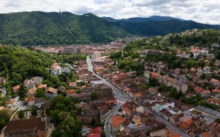 Imobil doua camere in casa+spatiu comercial+teren 270 mp  cu CF separat - Poză 5
