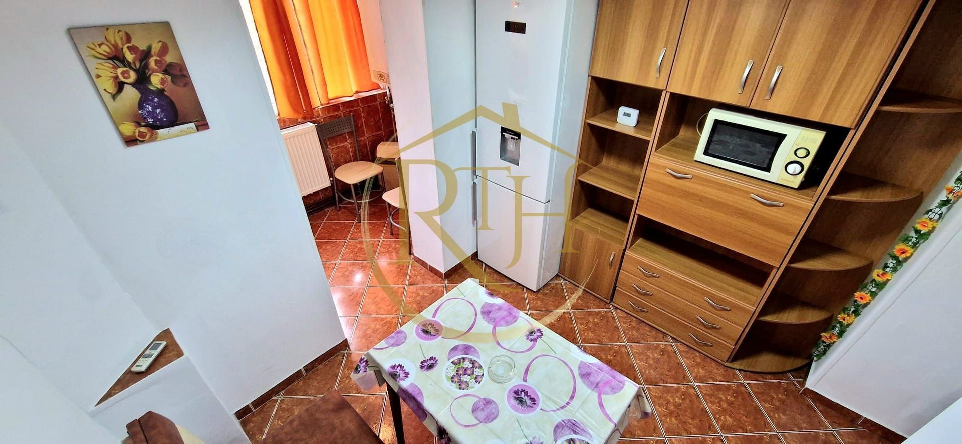 Ofer spre închiriere apartament 3 camere,2 bai, zona Lipovei, 400 euro/lună. - Poză 11