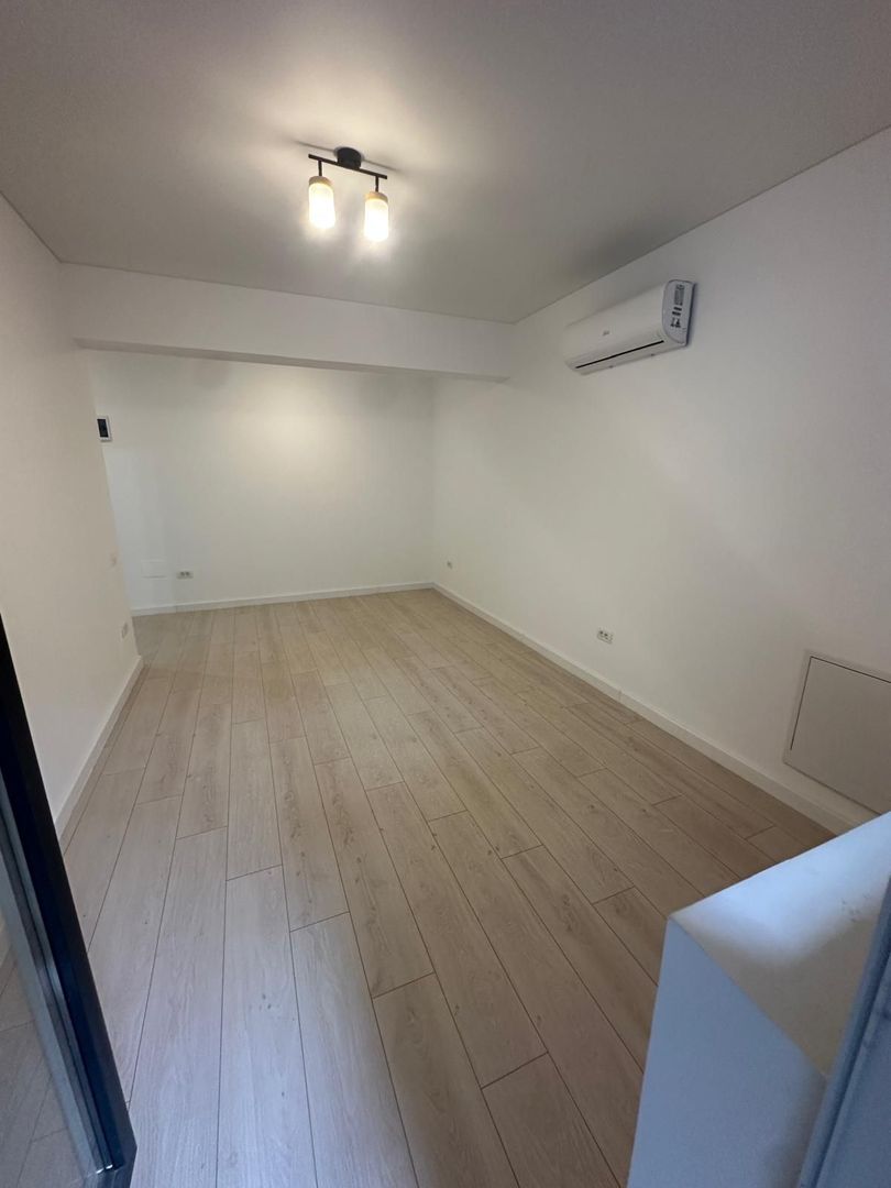 Gars cu gradina, ideal salon sau locuit! - Poză 4