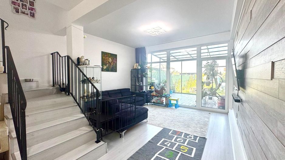 Casă înșiruită cu 4 camere, complet mobilată și utilată |Săcălaz| - Poză 9