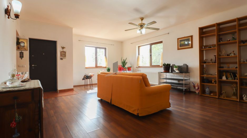 Vila "SEPHARA", teren 700 mp,  292 mp suprafata totala, NEGOCIABIL - Poză 5