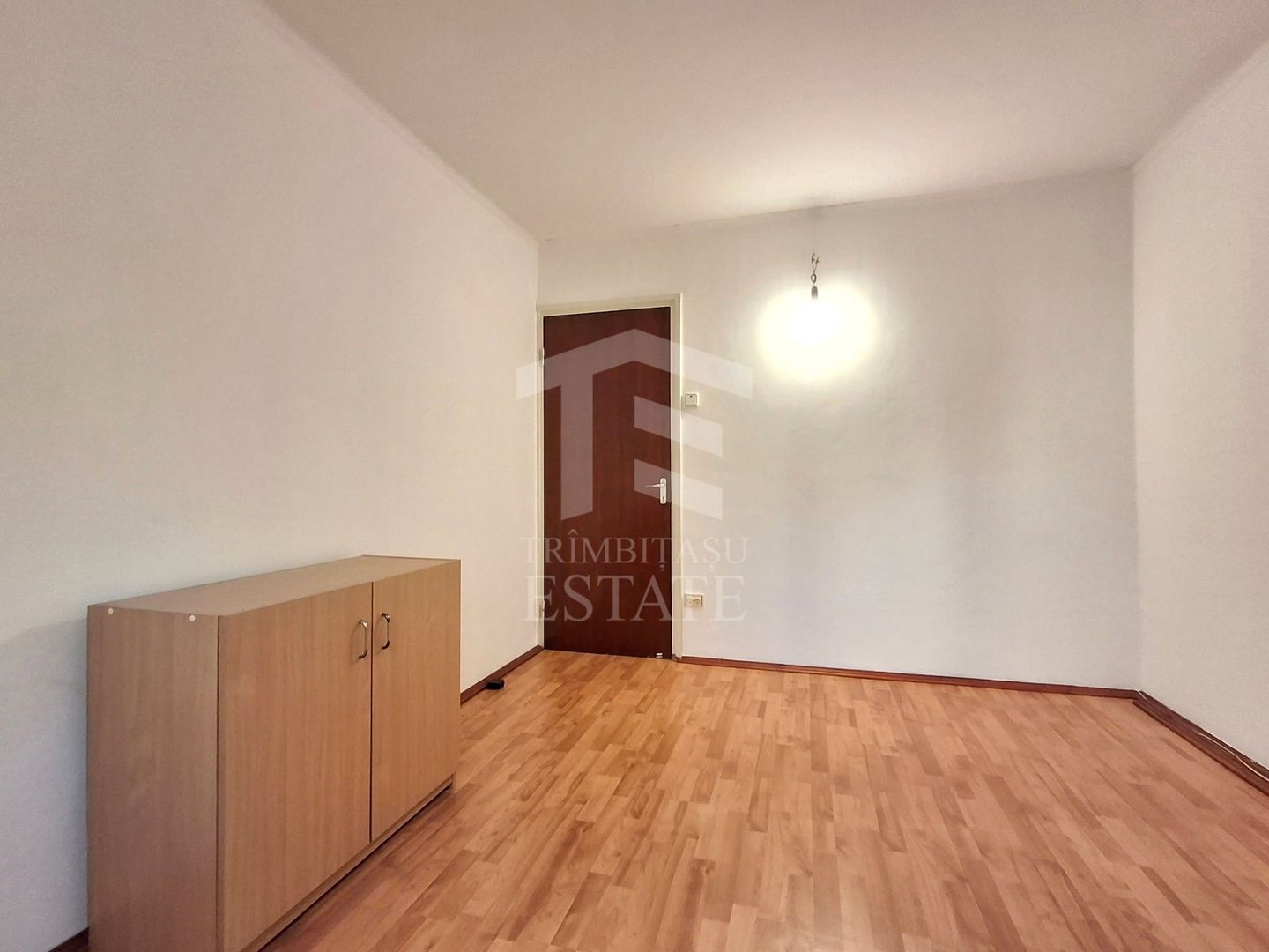 Apartament 3 camere decomandat | Locație excelentă | Bd. Chișinău 21 - Poză 8
