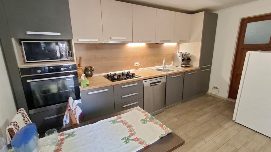 Casa de vanzare 3 camere Zona  Timpuri Noi - Poză 7