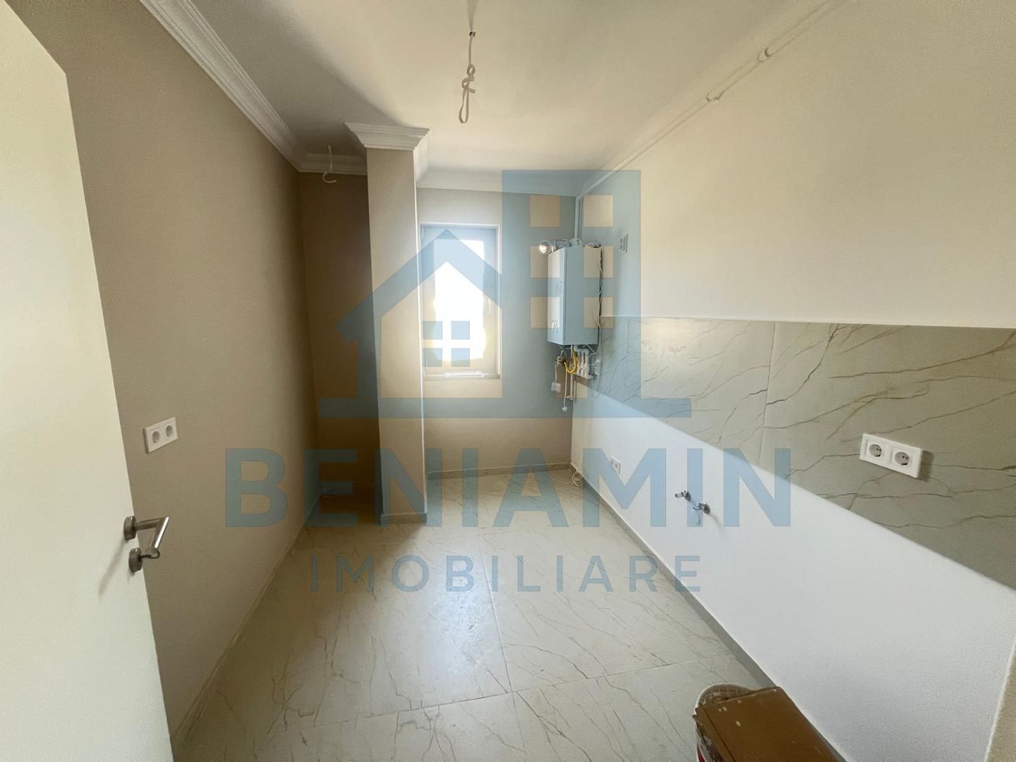 Garsoniera Decomandata - 45mp - balcon - parcare - Sanpetru - Roca - Poză 3