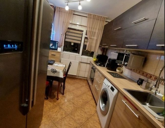 Apartament 3 camere, etaj 7, panoramic, boxă, zona Sebastian - Poză 1