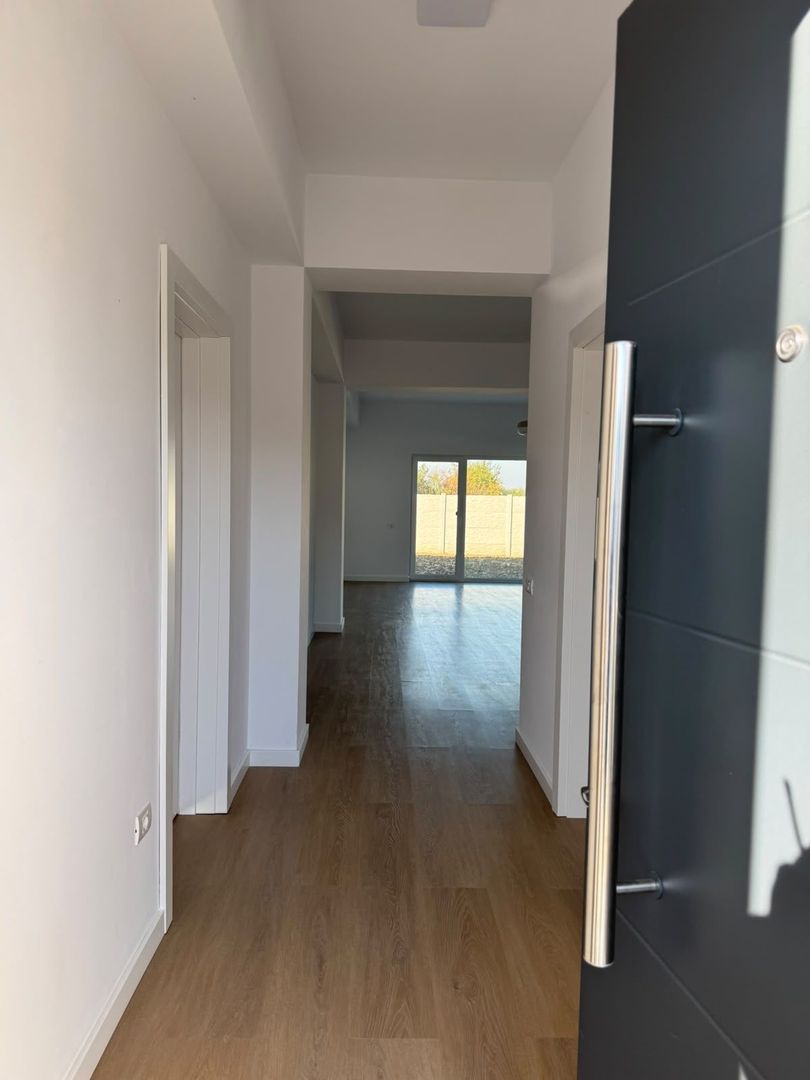 Casa traditionala napoletana gata de mutat! Finisaje premium - Poză 8