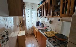 3 Camere semidecomandat, etaj intermediar-Zona Alexandru cel Bun - Poză 6