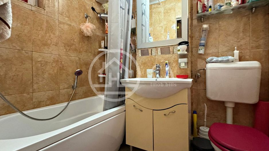 Apartament de vânzare cu 4 camere în zona Rogerius, Oradea - Poză 16