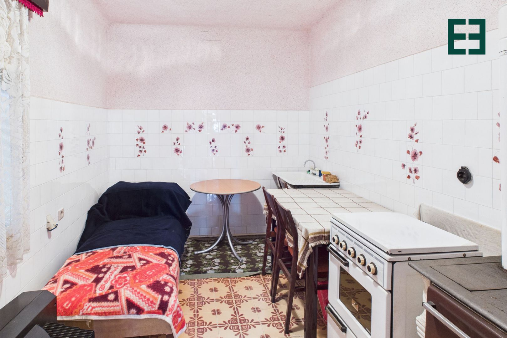 Casă cu 10 camere și 1437 mp teren în Ineu - Arad - Poză 21