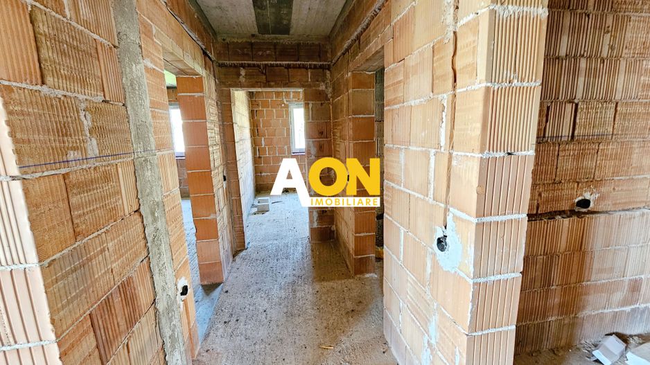 Casa la rosu, 3 camere, terasa, garaj, toate utilitatile, Micesti - Poză 7