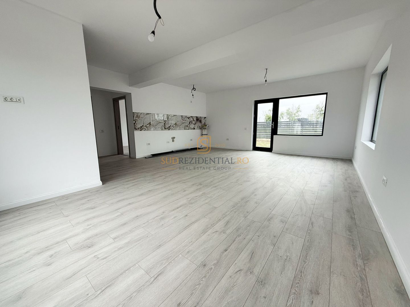 Casa Individuala cu 3 camere, 2 bai, teren 375 mp - zona centrala - Poză 9