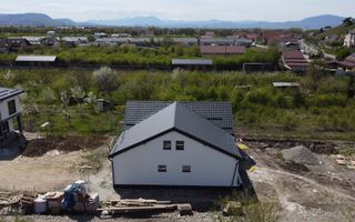 Casă premium pe parter de vânzare în Sânpetru - Poză 2