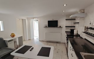 Casa traditionala singur in curte SANPETRU recent amenajata - Poză 8