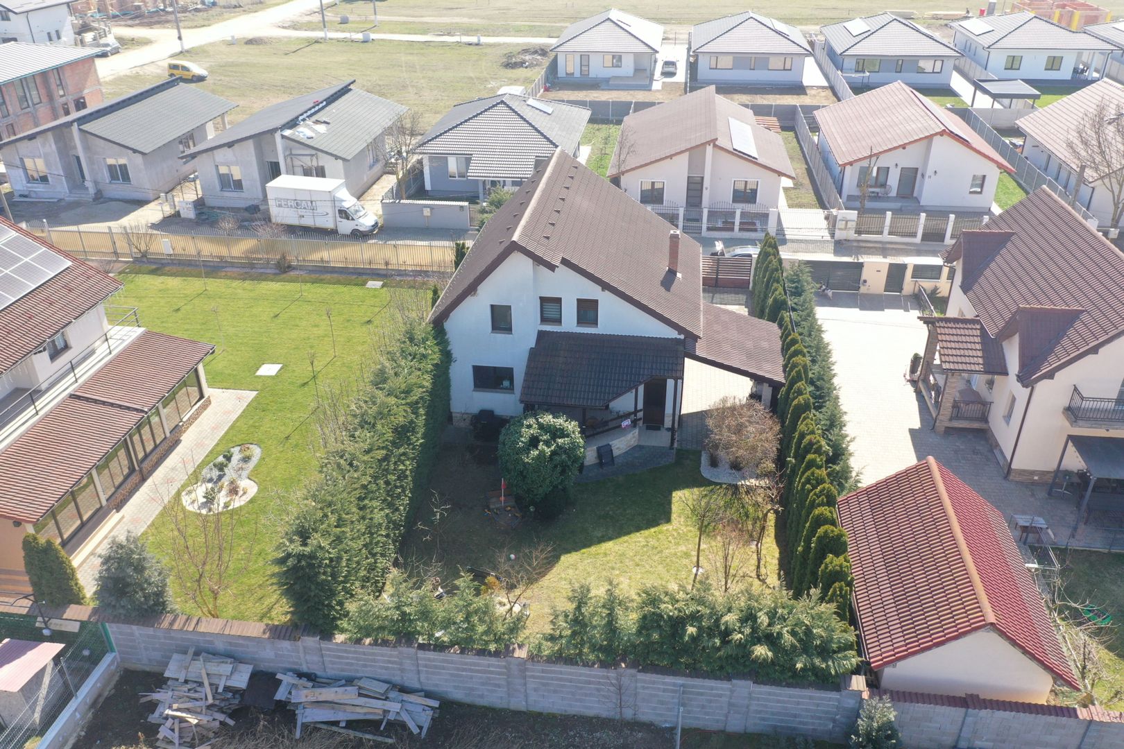 Casa de Vânzare - Poză 2