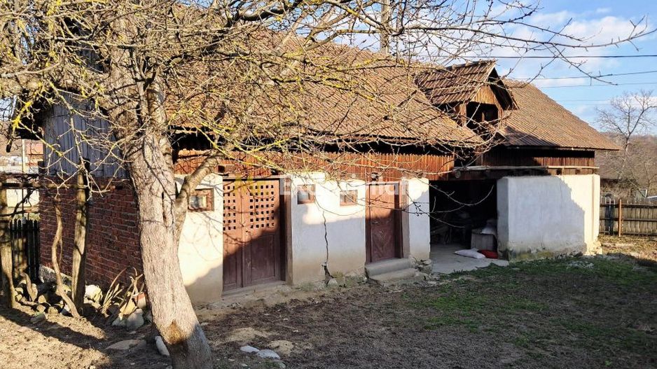 Casă și teren de vânzare Polovragi - Racovița - Poză 3