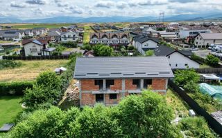 CASA  5 CAMERE IZVOR-TARLUNGENI - Poză 28