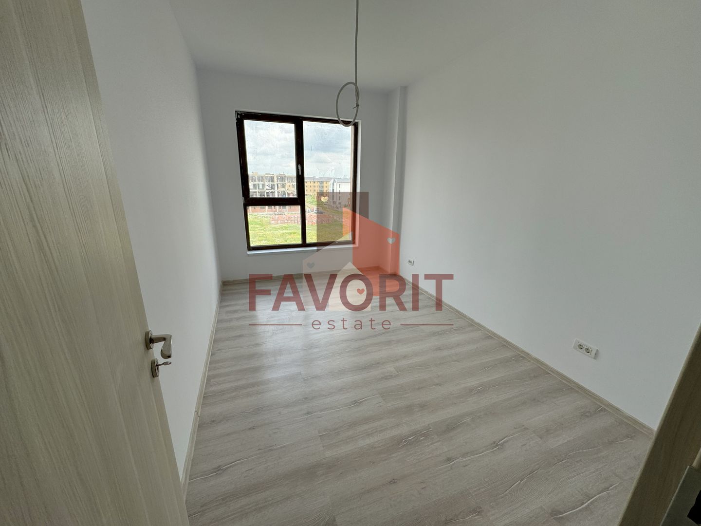 Langa ESO. 73 mp. Bloc nou cu lift. - Poză 6