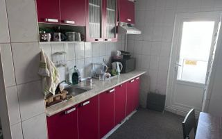Apartament cu 3 camere / Etajul 2 / 60mp/ zona Baza 3 - Poză 4