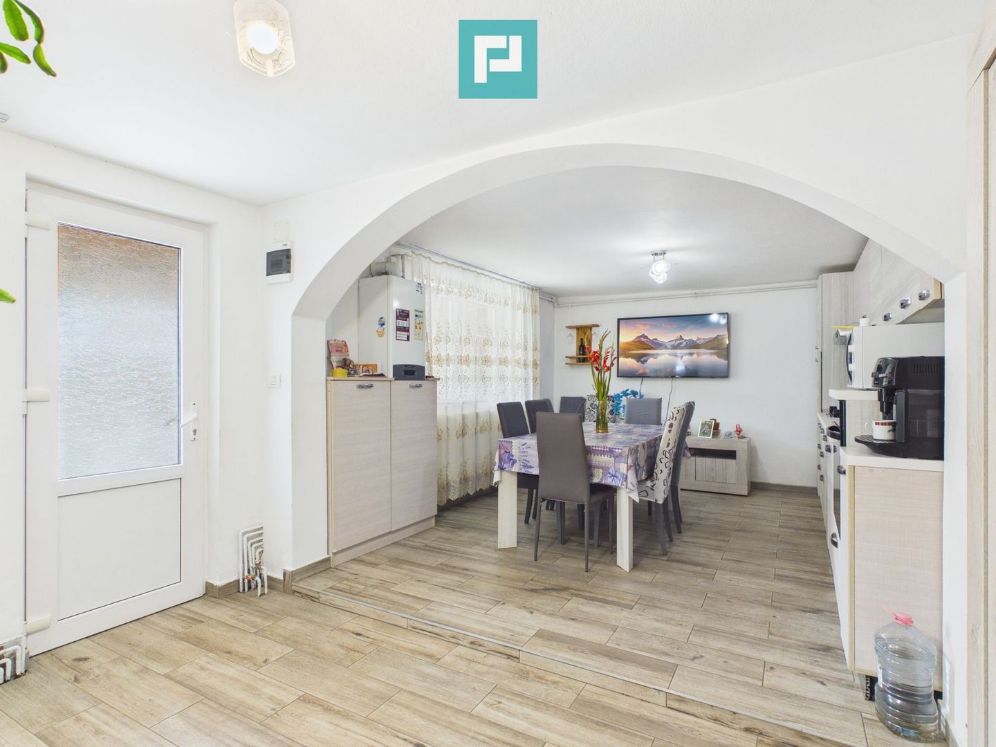 Casă solidă în Curtici cu teren de 1166 mp - Poză 11