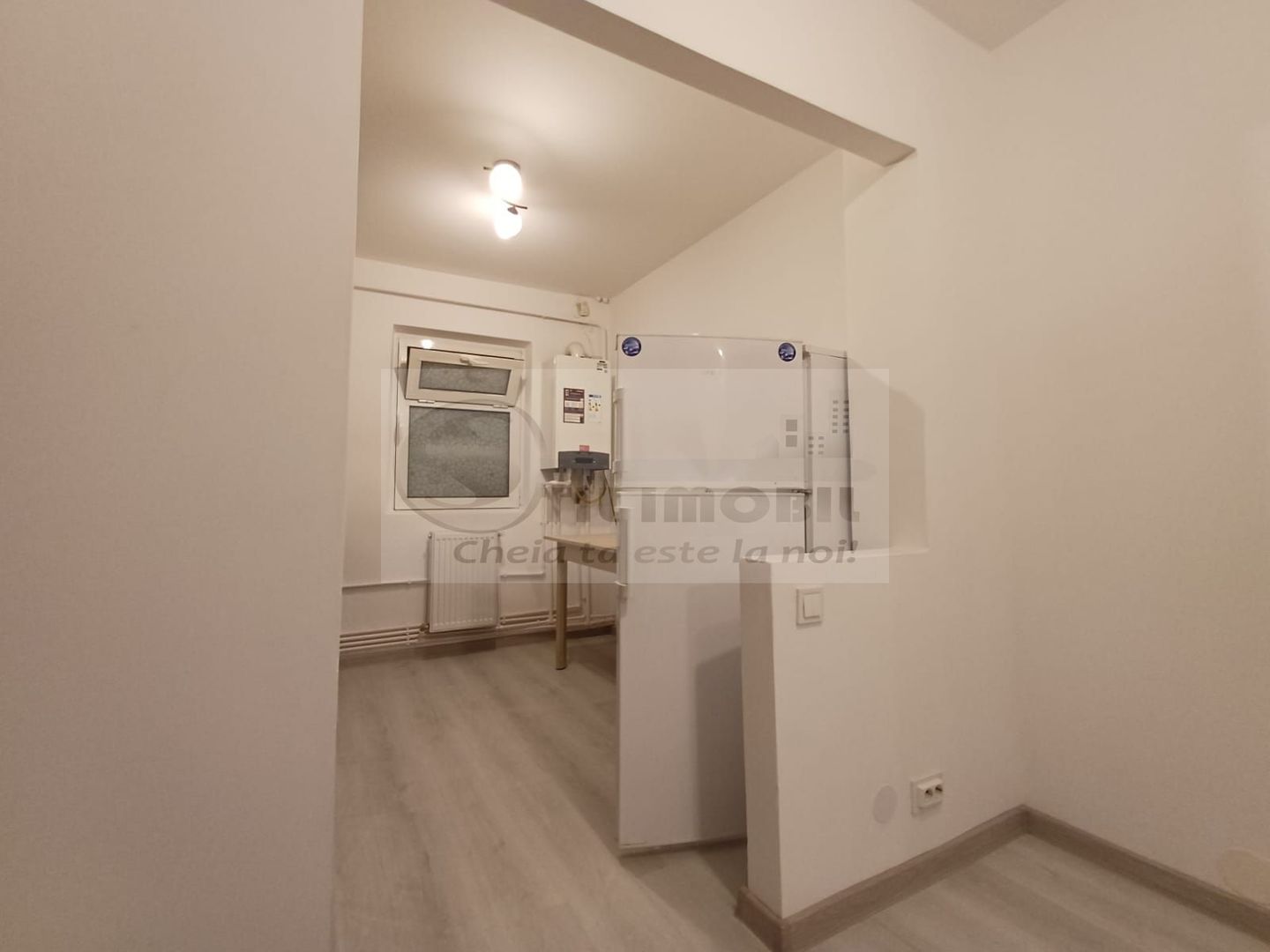 Apartament 3 camere Decomndat RENOVAT–  vis-a-vis de Palas Mall - Poză 2