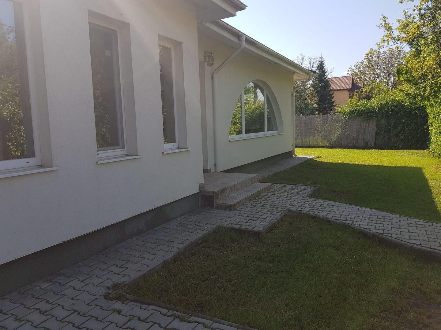 Vila pe parter 4 camere, curte generoasa / Tunari - Poză 1