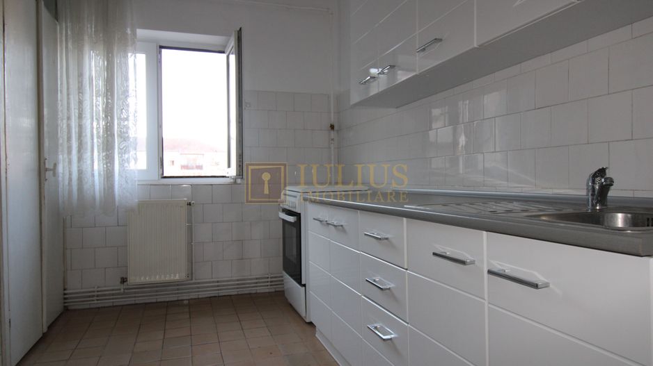 apartament 3 camere, 2 bai, centrala proprie, ideala pentru un cuplu - Poză 2
