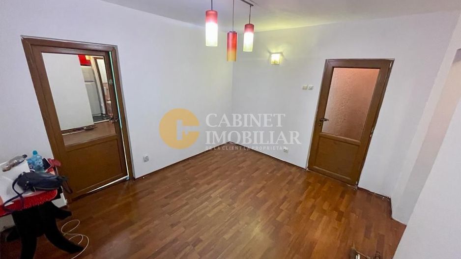 Apartament cu 3 camere - Etaj 1 - Bloc Fara Risc - Podu Ros - Poză 2