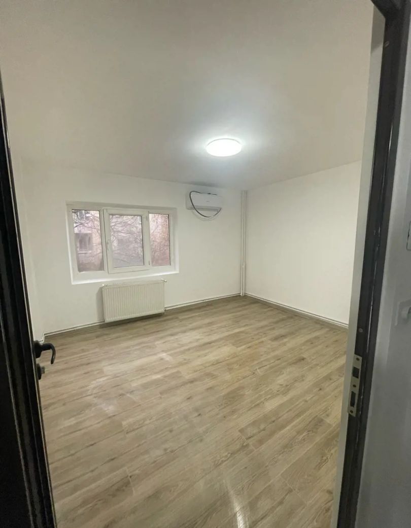 Apartament 3 camere de vanzare Lujerului-Orsova - Poză 3