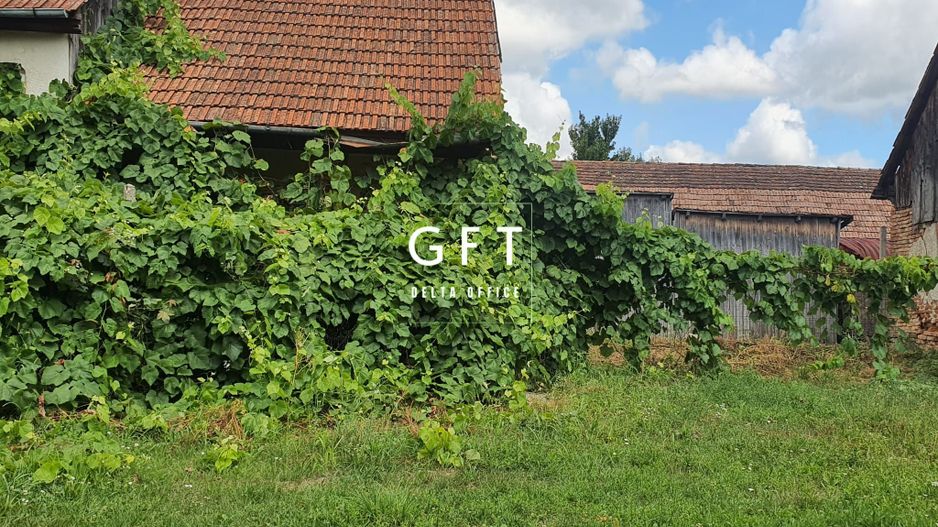 Casa cu teren de 40 ari,situata in centrul comunei Matei - Poză 2