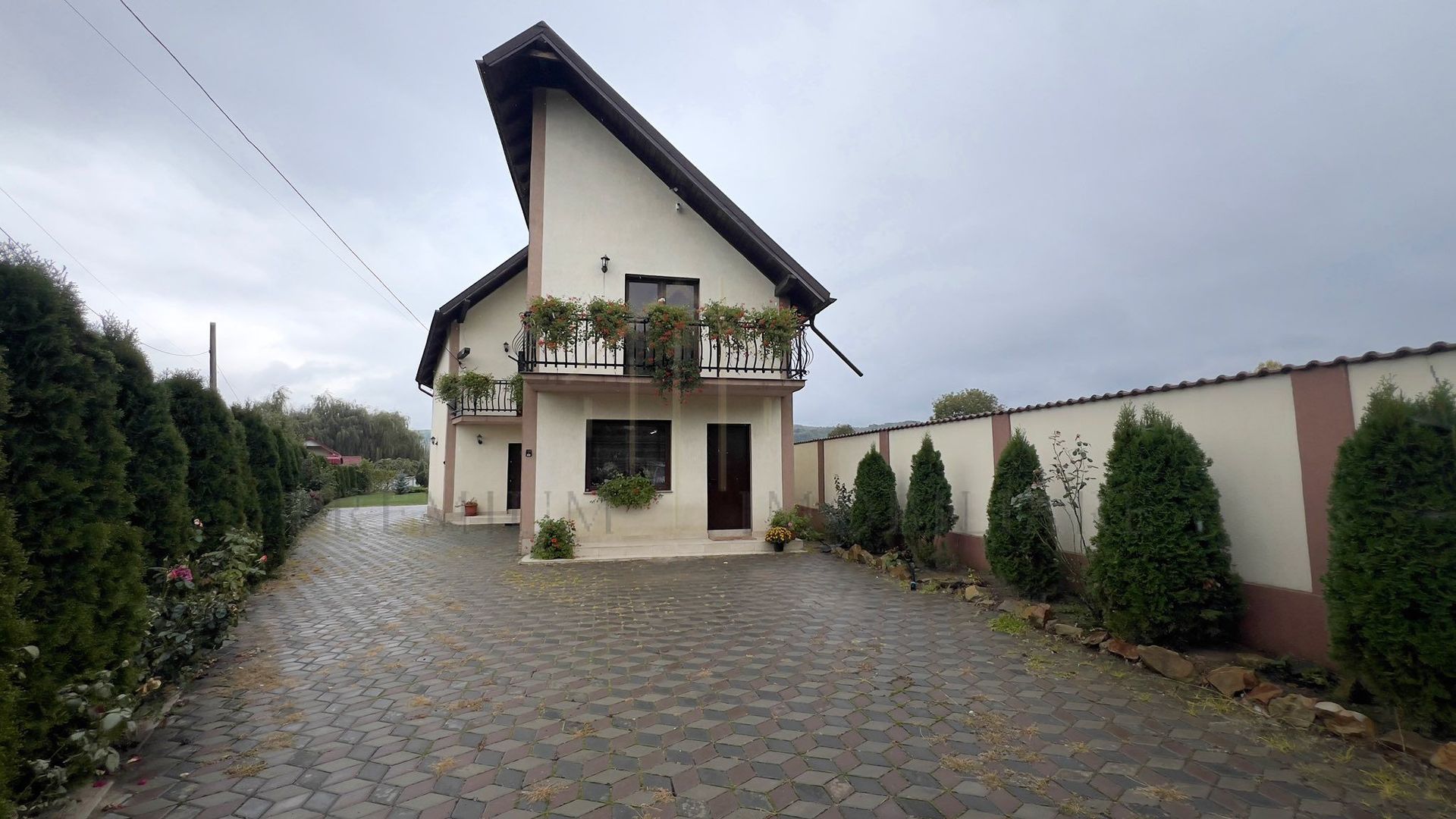 Casa de vanzare - Lupesti - Poză 1