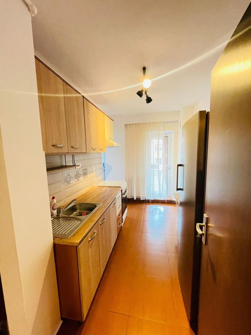 Închiriez apartament 3 camere ultracentral - Poză 4