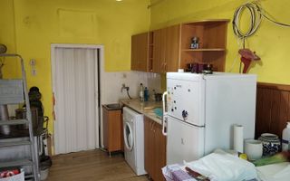 CASA ÎN CURTE COMUNA ZONA CORNISA  40 MP  LA NUMAI 1 MINUT DE UMF - Poză 3
