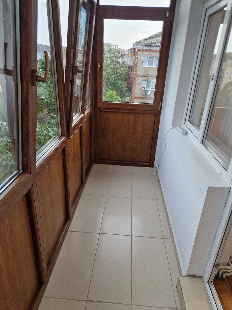 Apartament 2 camere decomandat -spatios ,balcon inchis, zona Sarelui - Poză 6