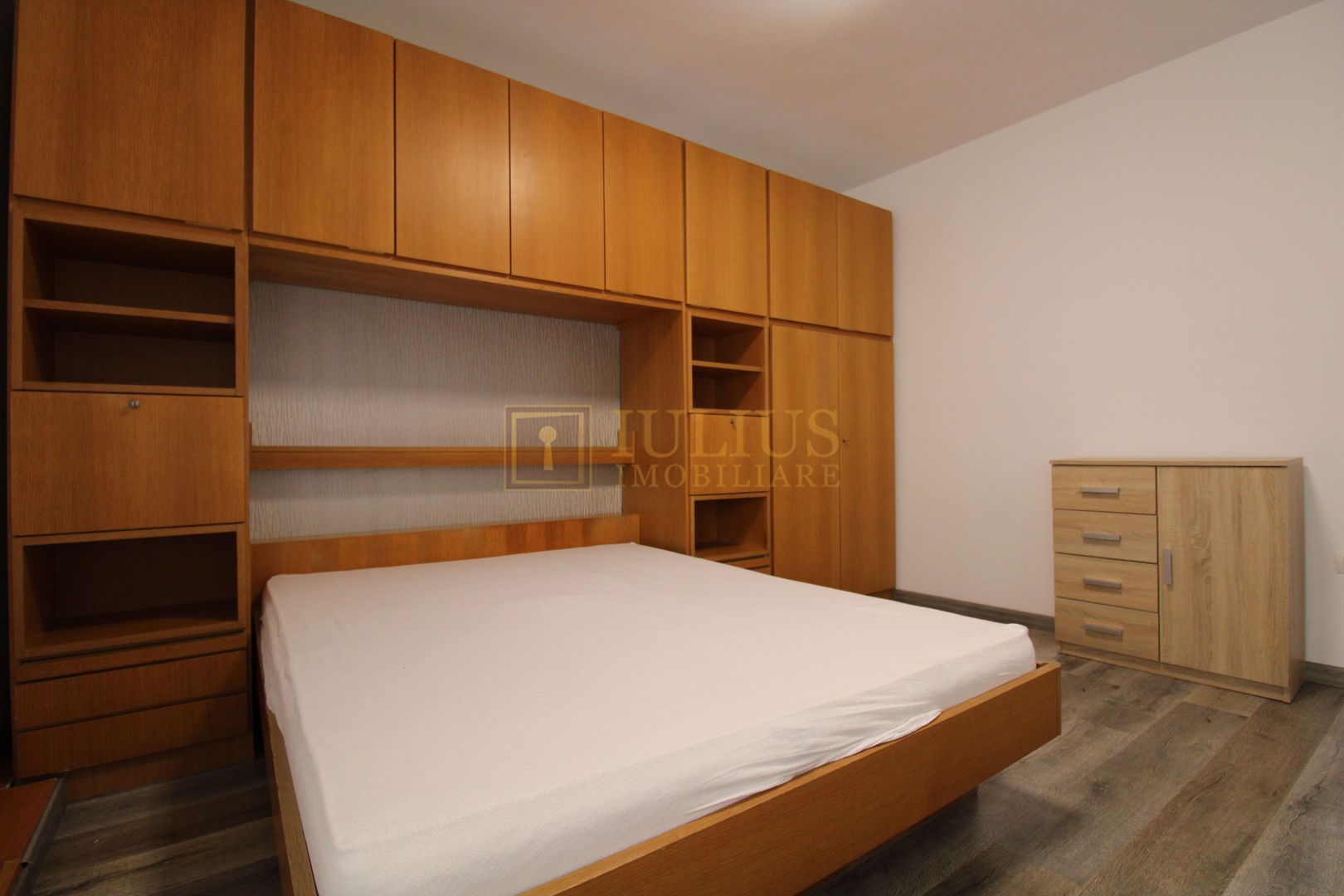 Zona aradului, 4 camere + 2 bai, centrala proprie - Poză 10