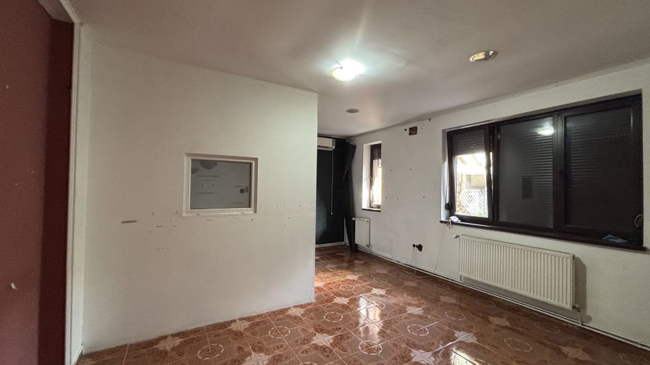 Apartament 4 camere, la curte zona Iosefin - Poză 2