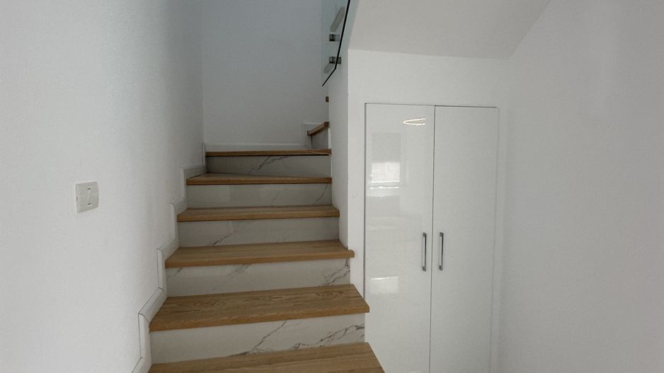 Duplex despărtit  prin garaj zona Ikea - Poză 14