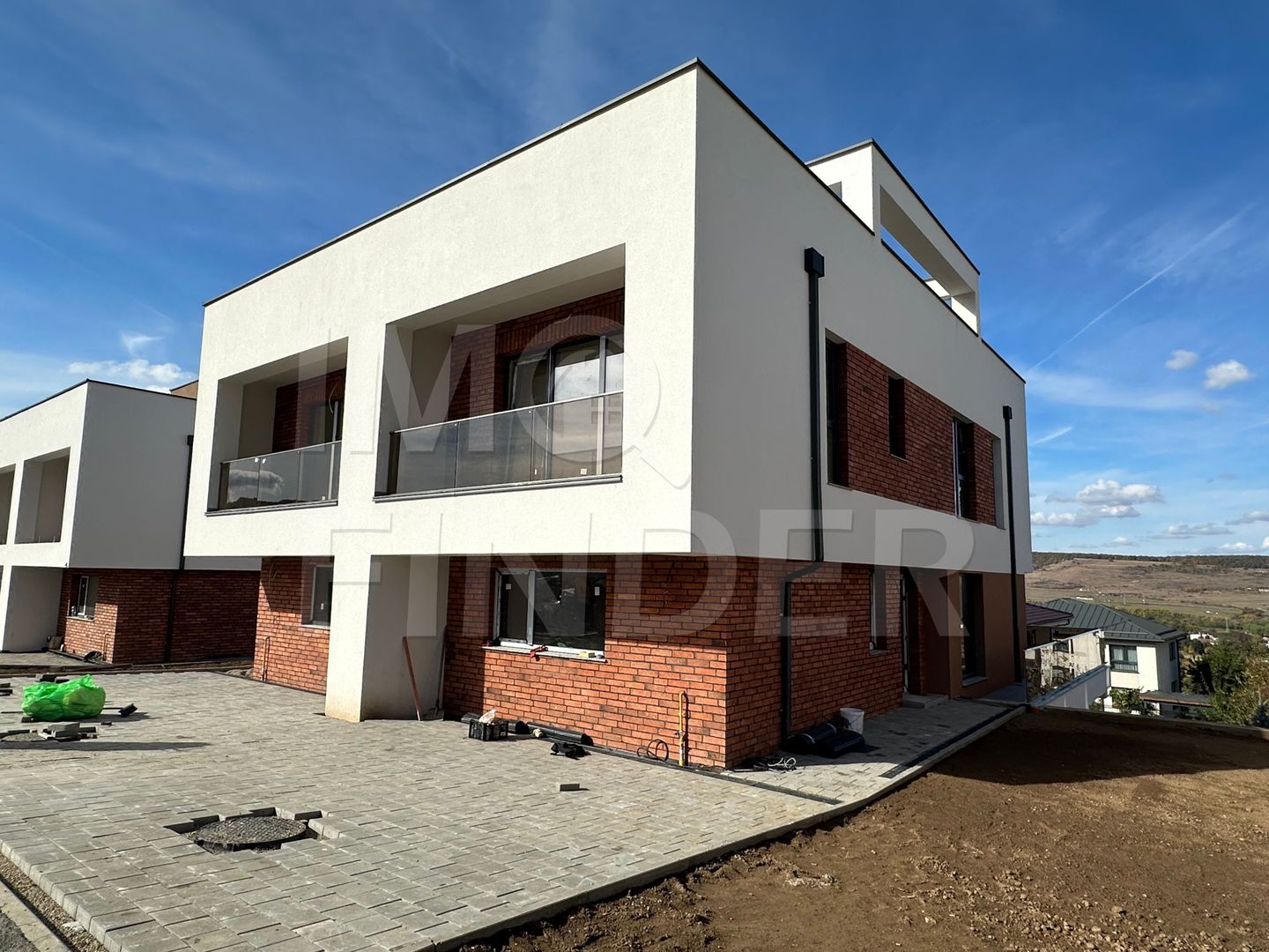 Casă în Florești, zona Vivo: 189 mp utili,  116 mp pe terase - Poză 1