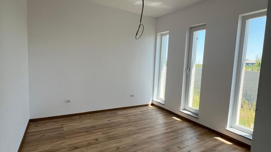 Casa parter Tunari 5 camere curte 500m2, UTILITATI, zona buna - Poză 7