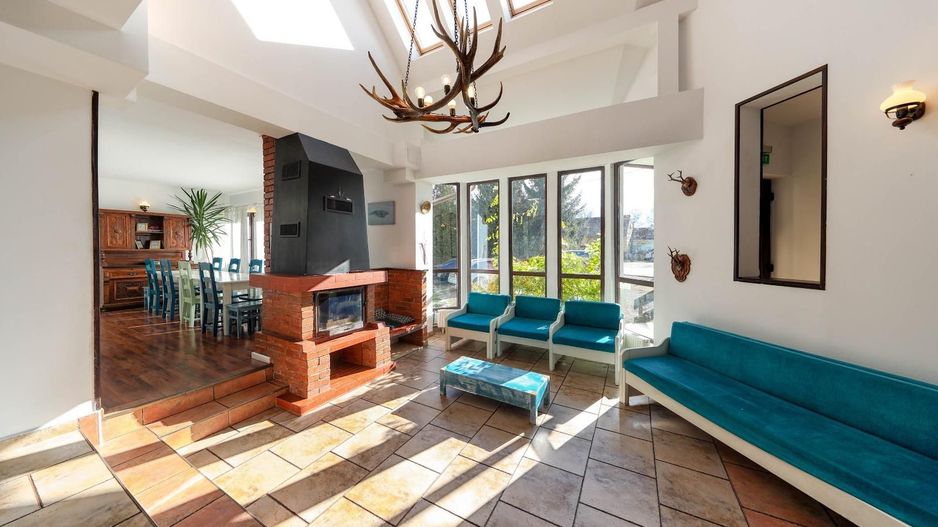 Vilă spațioasă de vânzare în Predeluț, Bran | 2000mp - Poză 4