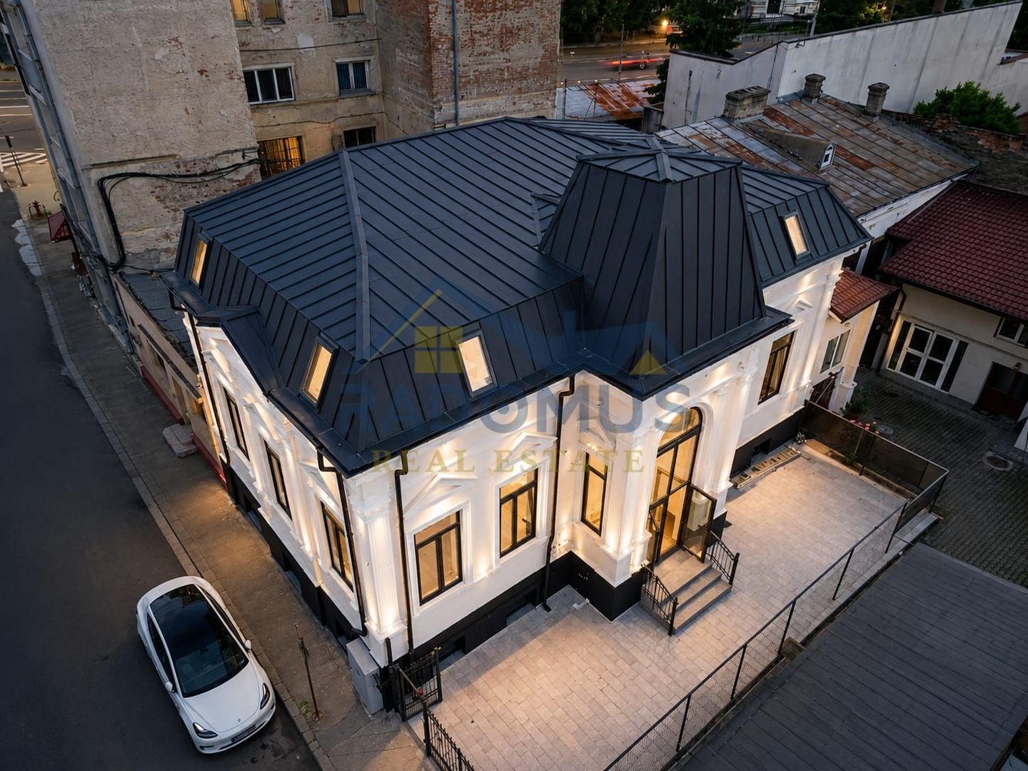 Vilă Premium Ultracentrală | 441 mp | Renovată  Integral 2025 | - Poză 2