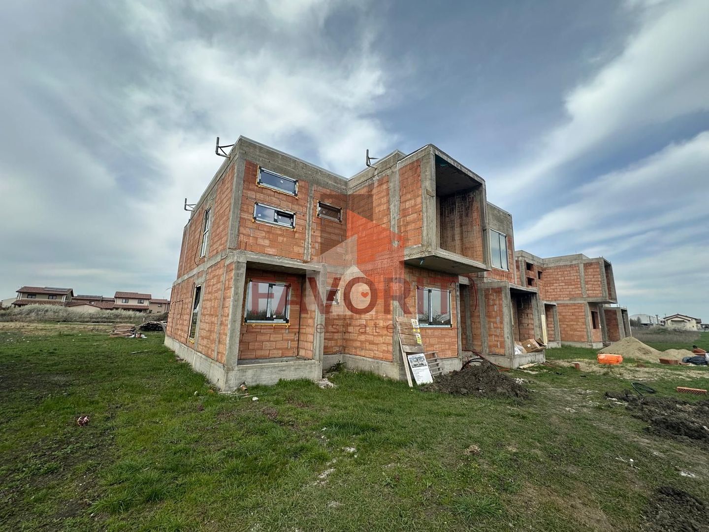 3 camere | 83 mp | Gradina proprie 50 mp | Bloc nou | dressing | 2 bai - Poză 4
