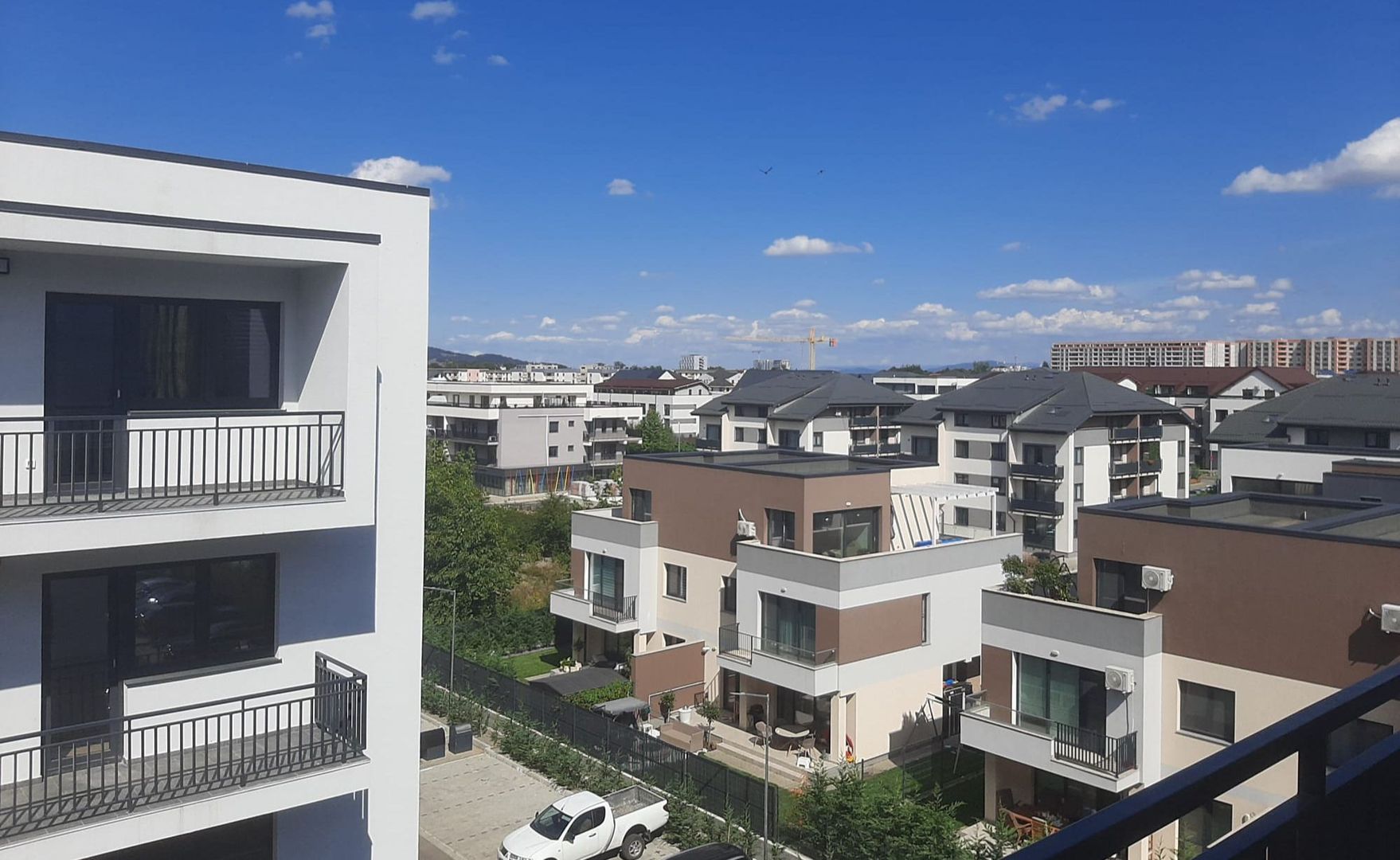 Un Apartament Pentru O Viață Bună  Coresi  2025 - Poză 5