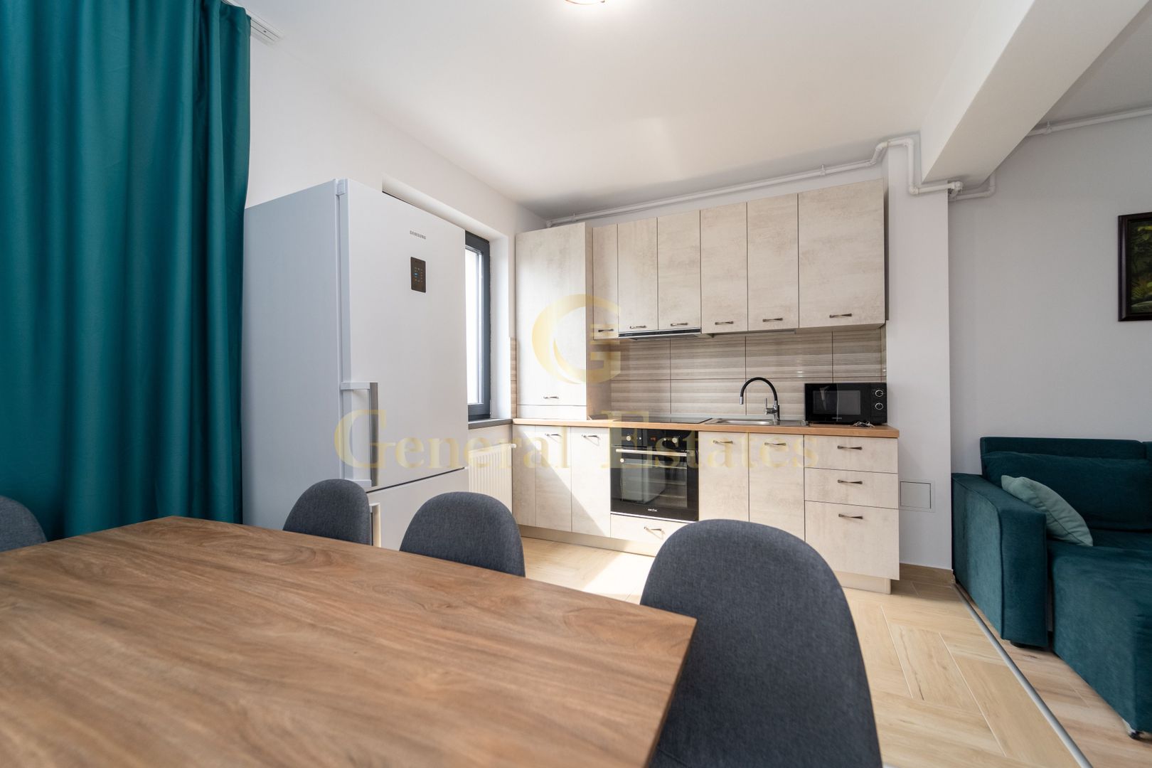 Apartament de închiriat cu 2 camere în Tractorul, Brașov - Poză 4