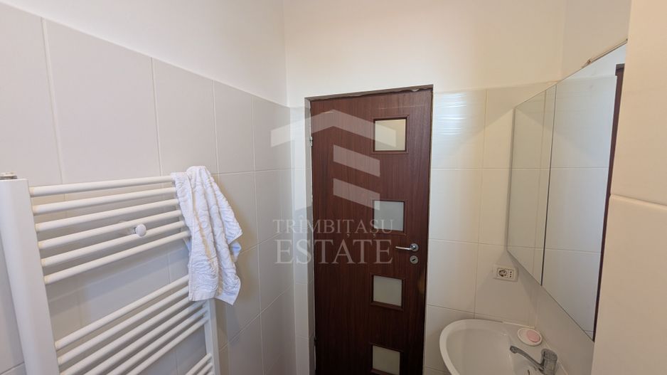 Garsonieră modernă 30 mp, Str. Cooperativei, cu balcon și parcare - Poză 9